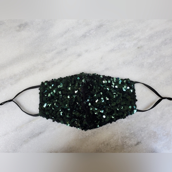 Beautiful NWOT Emerald Green Sparkly Sequin Face Mask - Picture 1 of 2